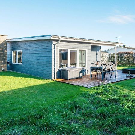 Two-Bedroom Holiday home in Børkop 9 Egeskov  Buitenkant foto